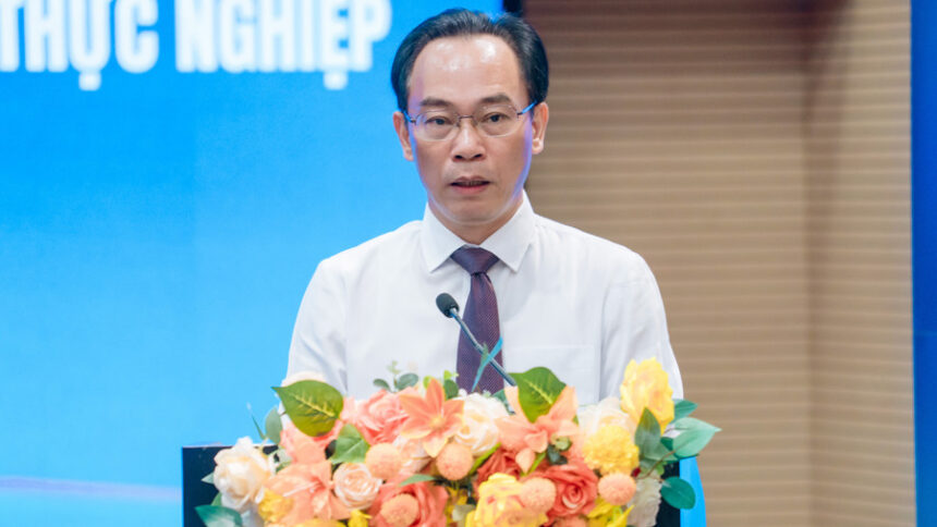 Bộ trưởng Bộ GD&ĐT Hoàng Minh Sơn phát biểu tại Hội nghị Giáo dục đại học năm 2026, diễn ra tại TPHCM ngày 1/10. Ảnh: M.Tùng.