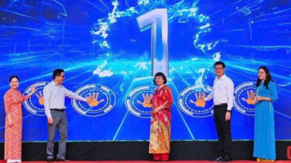 Các đại biểu thực hiện nghi thức khởi động Tuần lễ hưởng ứng học tập suốt đời năm 2026. Ảnh: BCB