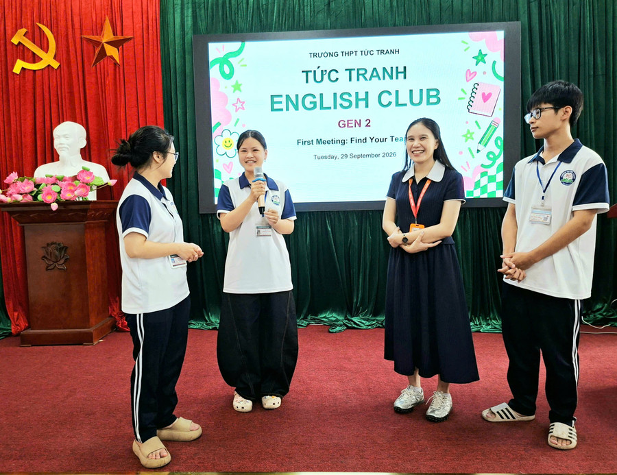 Một buổi sinh hoạt chuyên đề của CLB tiếng Anh, Trường THPT Tức Tranh (tỉnh Thái Nguyên).